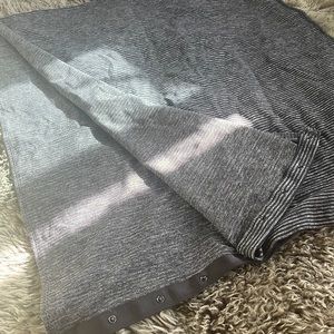 Lululemon reversible button scarf